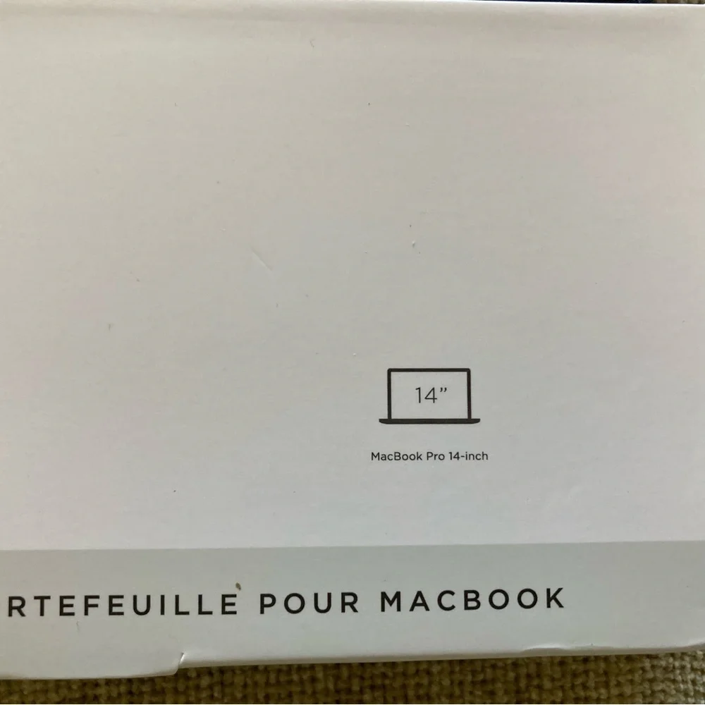 Von Holzhausen The MacBook Portfolio 14-inch | NWT